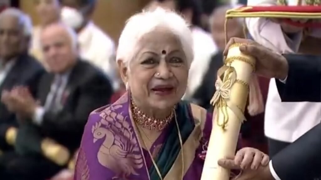 Veteran actress sowcar Janaki in ICU she admitted to Chennai Hospital
