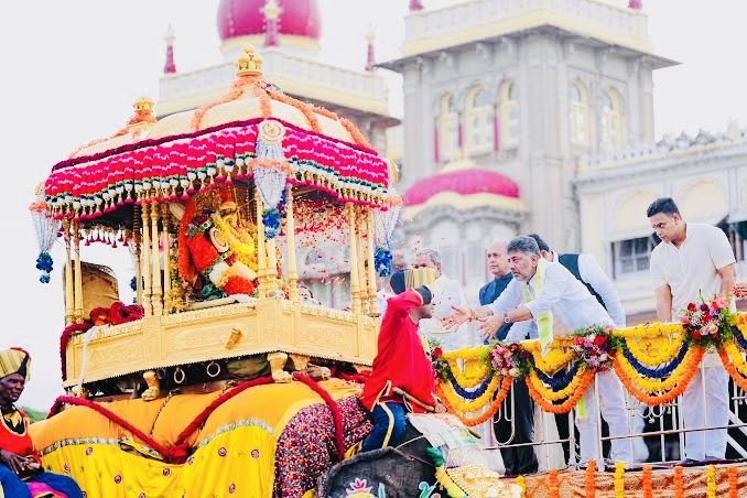 Image of DK Shivakumar in Dasara